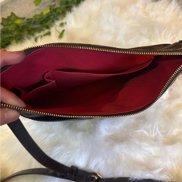 Louis Vuitton Damier Ebene Bloomsbury PM Messenger Bag From the 2011 Collection - Picture 6 of 6